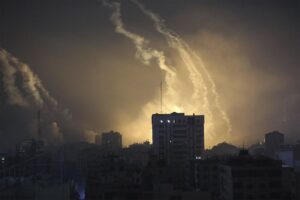 IDF: Izvedeno najjače bombardovanje Pojasa Gaze do sada, učestvovalo 100 aviona