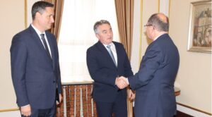 Komšić, Bećirović i Šmit otvaraju školu?