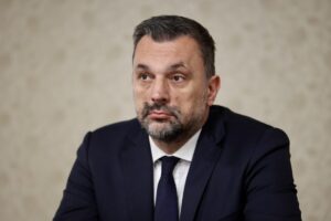 IZMEĐU ELMEDINA I DINE: Veliki rastom, malen duhom