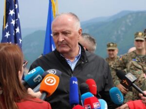 HELEZU OKREĆU LEĐA I FEDERALNI MEDIJI: “Lupeta gluposti kako bi privukao pažnju”