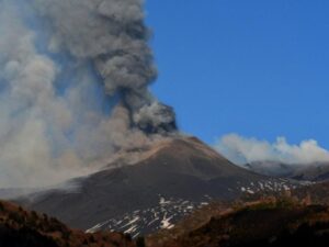 Na Siciliji došlo do erupcije vulkana Etna