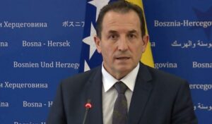 Bivši ministar odbrane BiH Selmo Cikotić optužen za ratne zločine