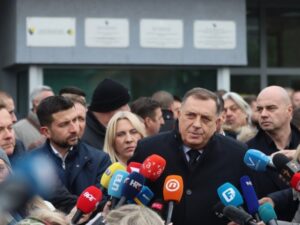 Neviđena hajka na Dodika: Ko od opozicionih lidera “kuje plan” sa američkim ambasadorom Marfijem? (VIDEO)