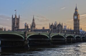 London sankcionisao srpske firme zbog vojne pomoći Rusiji