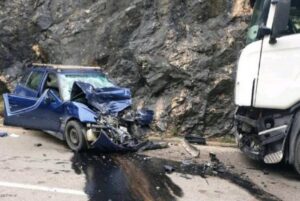 TRAGEDIJA KOD MRKONJIĆ GRADA: Poginulo dijete u sudaru kamiona i automobila