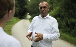 Razriješen dužnosti potpredsjednik skupštine u Bratuncu, govorio “da bi klao sve što nosi srpsko ime”