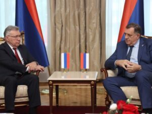 Kalabuhov: Visoki predstavnik ne postoji, apsurdan proces protiv Dodika