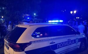 HAOS U SRBIJI: Maskirani napadač držao devetoro ljudi kao taoce u apoteci