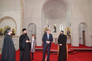 Dodik: Institucije Srpske nastaviće da pomažu obnovu i gradnju svetinja
