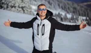Razglednica sa Kopaonika, dok roditelji u čekaju isplate iz budžeta Draško skija u „bogneru“