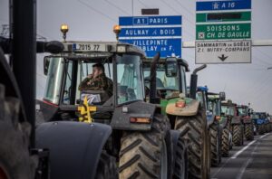 NAJAVLJENA POTPUNA BLOKADA PARIZA: Kulminiraju radnički protesti u Francuskoj