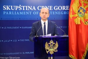 Knežević pozvao Šolca da ispuni zahtjeve poljoprivrednika