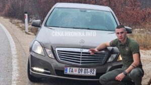 POVODOM 9. JANUARA: Mladi na automobile stavljaju tablice Republike Srpske