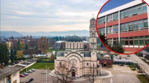 DETALJI INCIDENTA U TESLIĆU Ušetao u učionicu i nož zabio u klupu ispred đaka: Poznat razlog bahatog ponašanja mladića