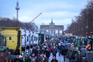 DEBAKL (NE)SPOSOBNIH LIDERA: Protest poljoprivrednika cijena loše politike EU