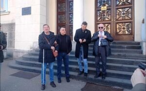 Udruženja osoba s invaliditetom ispred Gradske uprave: Prozvali Stanivukovića jer im duguje 46.000 KM za personalnu asistenciju