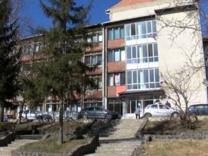 Radnici KBC Kosovska Mitrovica ugroženi zbog zabrane dinara, ponestaje i hrane za pacijente