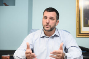 Stanivuković obećao stručne ljude na pozicijama, pa ginekologa imenuje na čelo „Vodovoda“
