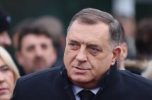 Dodik: Imaju li pravo Srbi, Bošnjaci i Hrvati sami da se dogovore?