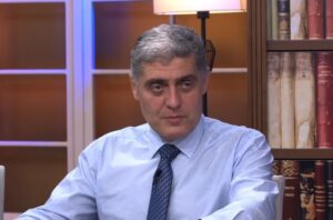 “IDEŠ POD MAČ, BATO”: Miroljub Petrović novčano kažnjen zbog nadriljekarstva
