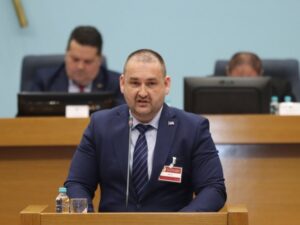 Nuždić: Narodna skupština da usvoji izvještaj Nezavisne međunarodne komisije o Srebrenici
