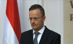 Sijarto: Sankcionisanje izabranih političara neprihvatljivo