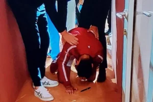 Đoković u Rimu pogođen flašom u glavu (VIDEO)