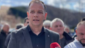 Predsjedniku mjesne zajedice Stričići Radi Božiću polomljena noga