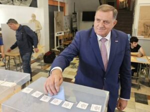 Dodik glasao na lokalnim izborima u Beogradu