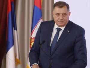Dodik: Crnadak da ćuti kada se pominju predsjednici Republike Srpske i Srbije