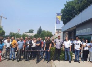 Podrška Dodiku i Lukiću pred Sudom BiH (FOTO)