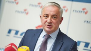RASKOL U BANJALUČKOM PDP-u: Borenović u misiji spašavanja stranke, nosi odborničku listu