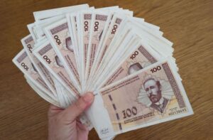 U Srpskoj isplaćena plata od 246.506 KM