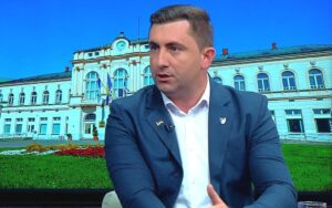 Gradonačelnik Bijeljine ”tastatura ratnik”: Probleme zanemaruje, a mudruje po društvenim mrežama