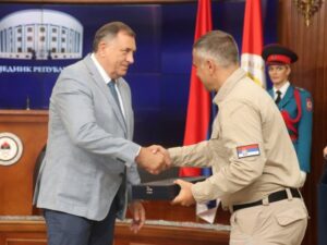 Dodik odlikovao Nedića Ordenom časti