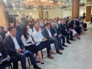 Višković: Novi sistem plata mora biti dogovor tri strane