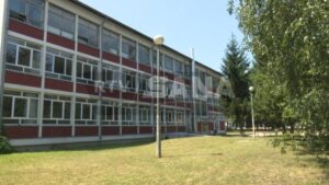 Pucnjava u Gimnaziji u Sanskom Mostu, ima stradalih i ranjenih