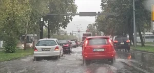Haos u Banjaluci: Ulice pod vodom, kanalizacija ‘potopila’ put
