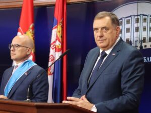 Dodik odlikovao Vučevića: “Odlikovanje ide u prave ruke”
