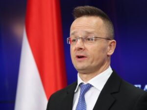 Sijarto udario po Fon der Lajen: Nama drži lekcije, dok krije svoje sumnjive poslove