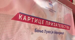 Ljudi došli po kiši i hladnoći: Podjela kartica nije održana