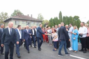 Aplauz za Dodika i Vučevića: Građani Srpca dočekali predsjednika Srpske i premijera Srbije FOTO