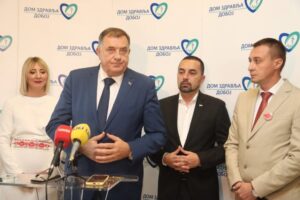 Dodik otvorio simpozijum u Doboju: Dobra prilika prezentacije domaćih ljekara