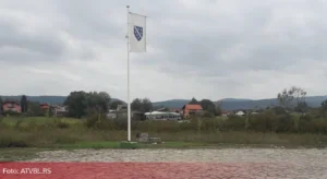 Nova provokacija iz FBiH: U Spomen-parku Garavice kod Bihaća postavljena ratna zastava