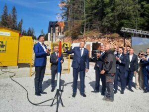 PROJEKAT VRIJEDAN 15 MILIONA KM: Pušten u rad gasovod Pale-Јahorina, prisustvovao predsjednik Srpske