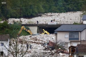 Donja Jablanica dan nakon katastrofe: Bageri uklanjaju kamenje kako bi spasioci tragali za nestalima VIDEO