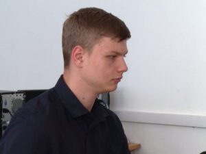 Srednjoškolac iz Dervente istovremeno pohađa dva razreda, u dnevniku sve petice VIDEO