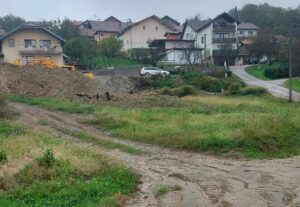 Mještani Pobrđa zarobljeni na sopstvenom pragu: Stanivuković blokirao prilaz kućama, a bageri opet ne rade FOTO