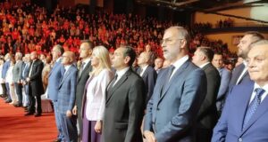 Tribina SNSD-a počela minutom šutnje
