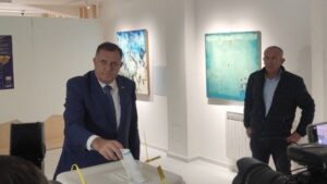 Dodik glasao u Laktašima VIDEO